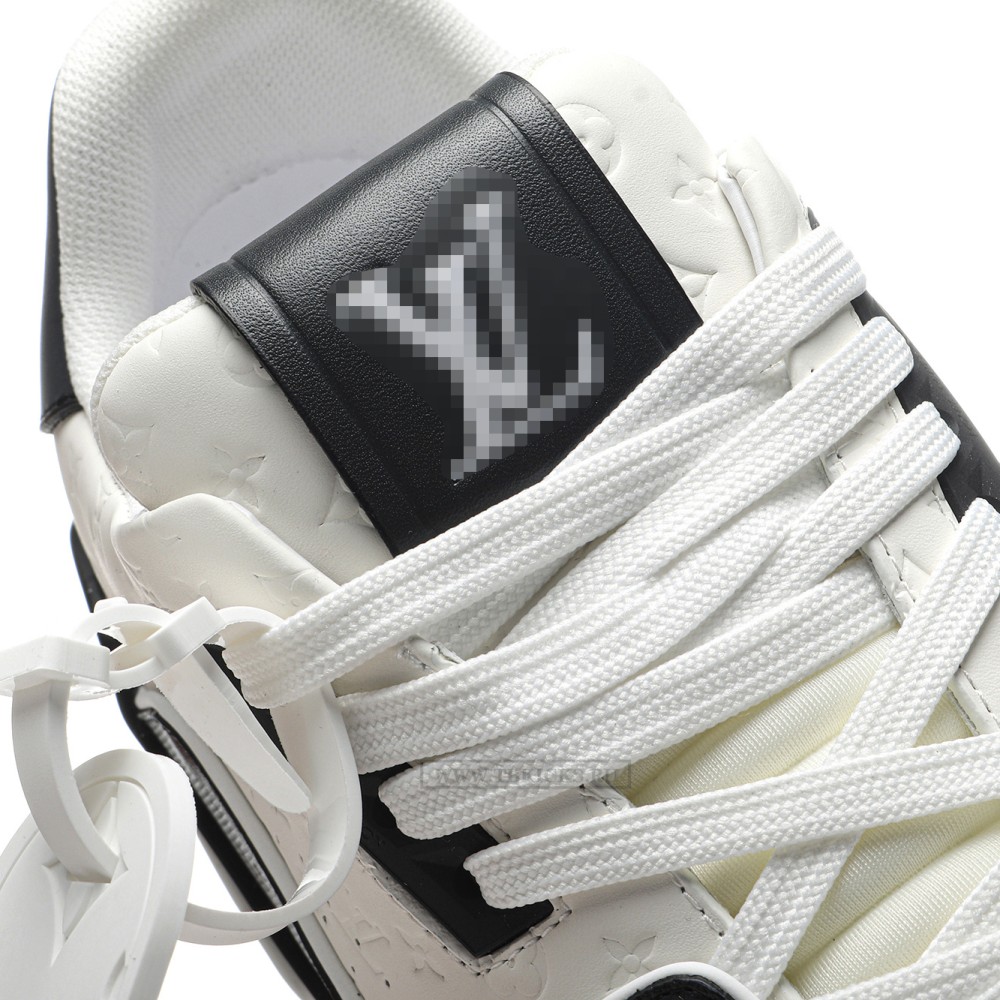 TBkicks L0*1S V*1TT0N Trainer #54 Black White
