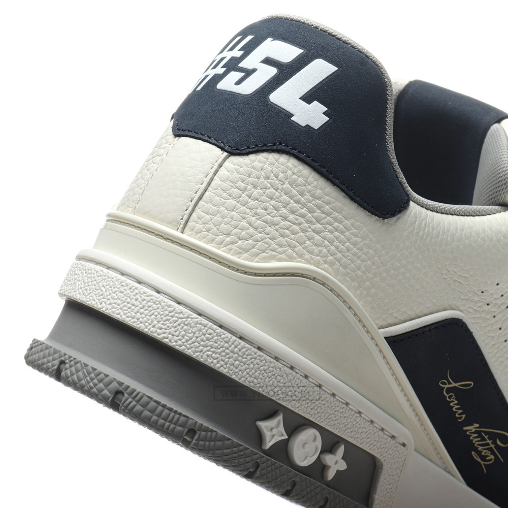 TBkicks L0*1S V*1TT0N Trainer #54 Signature White/Blue/Red