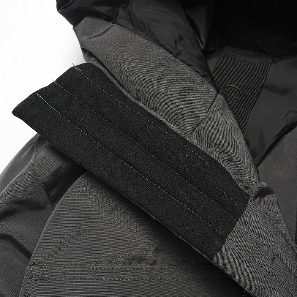 TBkicks  Canada Gocse  Graphite  08  Expedition Parka  4660M