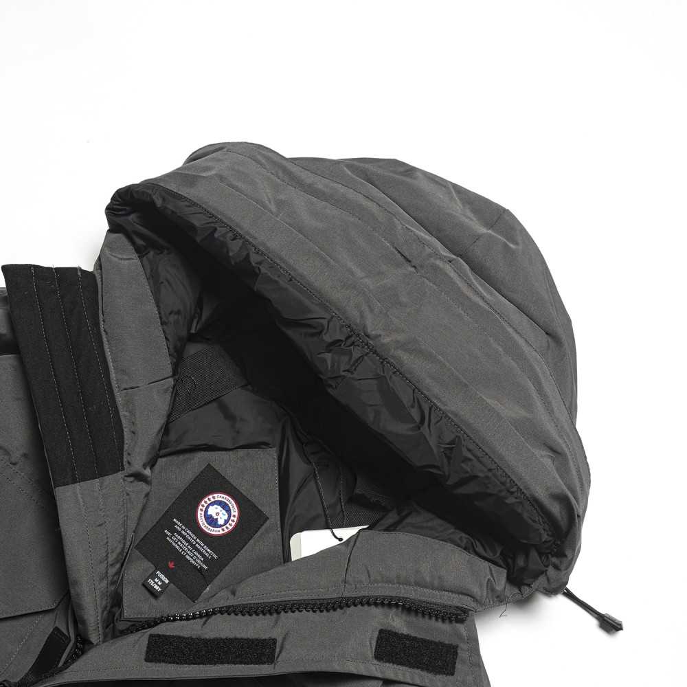 TBkicks  Canada Gocse  Graphite  08  Expedition Parka  4660M