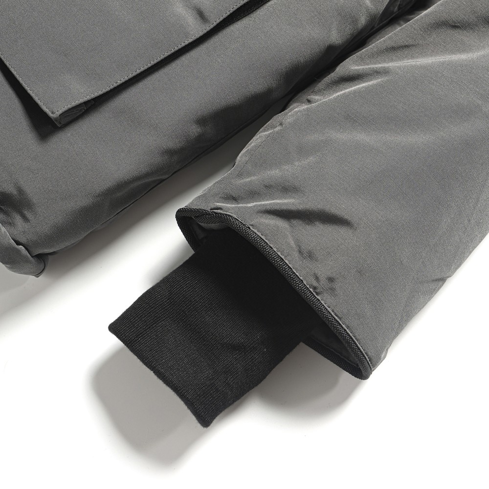 TBkicks  Canada Gocse  Graphite  08  Expedition Parka  4660M