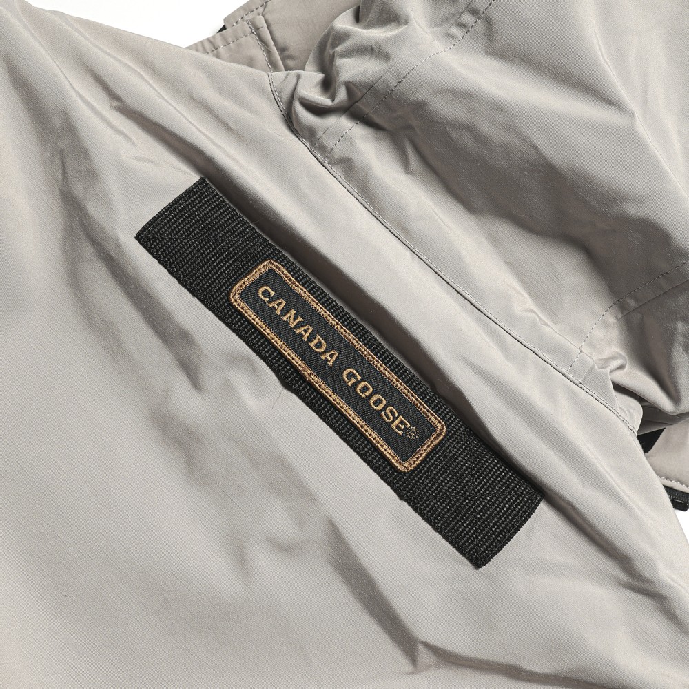 TBkicks Canada Gocse   Beige white    Expedition Parka