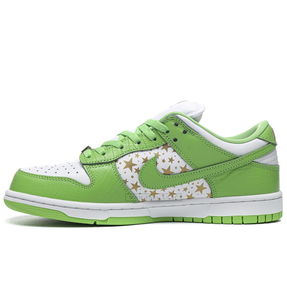 tbkicks nike sb dunk low S*p*e stars mean green (2021)