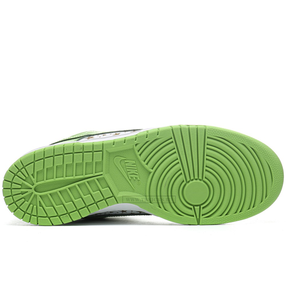 tbkicks nike sb dunk low S*p*e stars mean green (2021)
