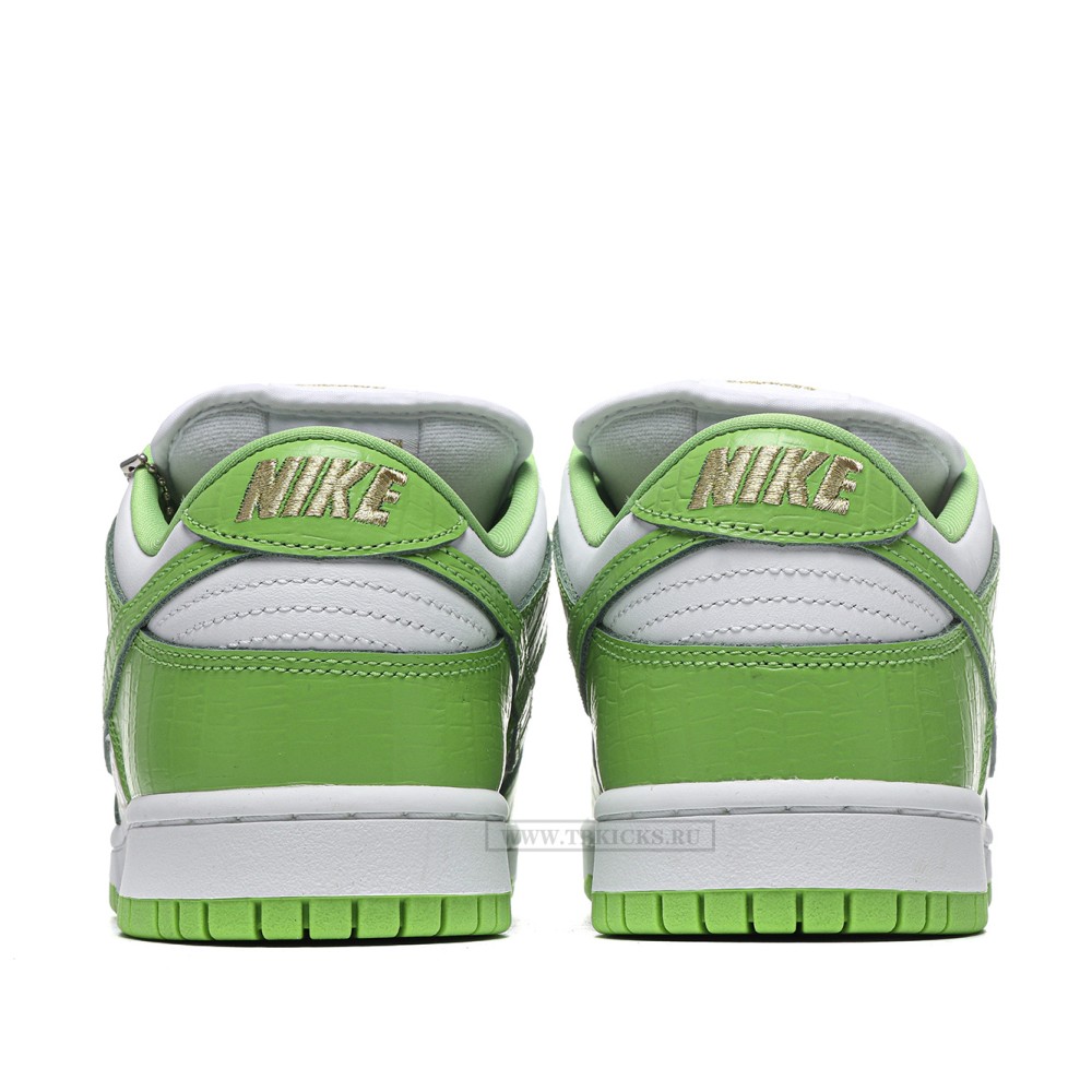 tbkicks nike sb dunk low S*p*e stars mean green (2021)