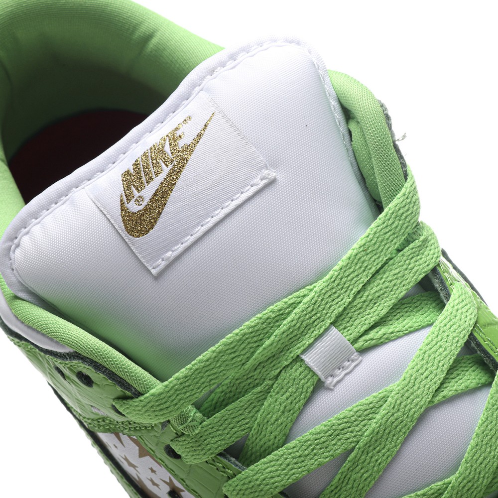 tbkicks nike sb dunk low S*p*e stars mean green (2021)