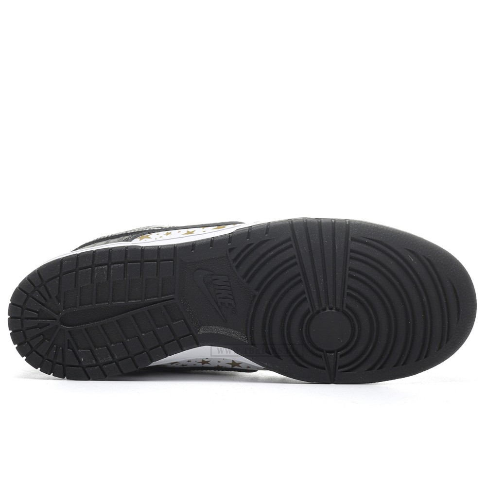 tbkicks nike sb dunk low S*p*e stars black (2021)
