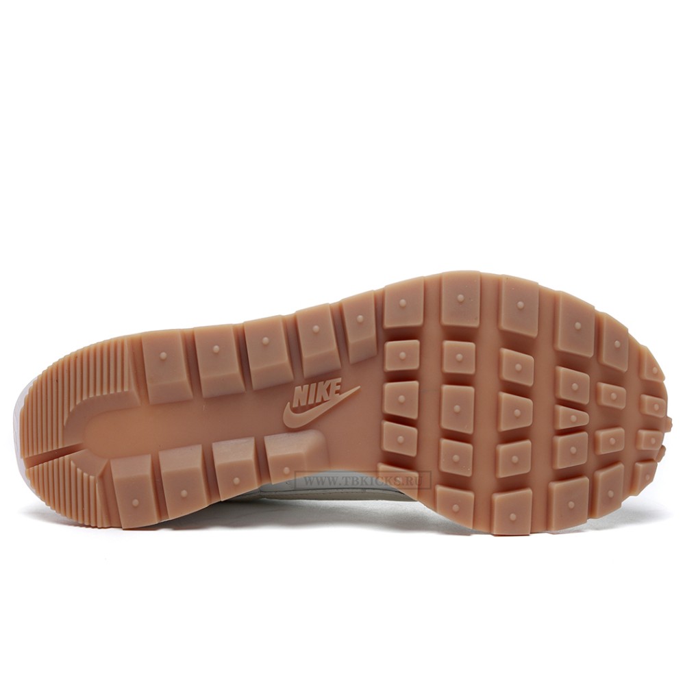 TBkicks Nike Vaporwaffle sacai Sail Gum