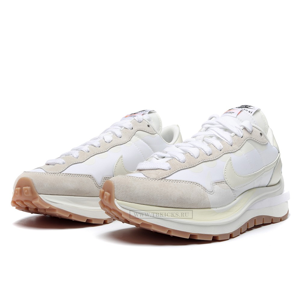 TBkicks Nike Vaporwaffle sacai Sail Gum