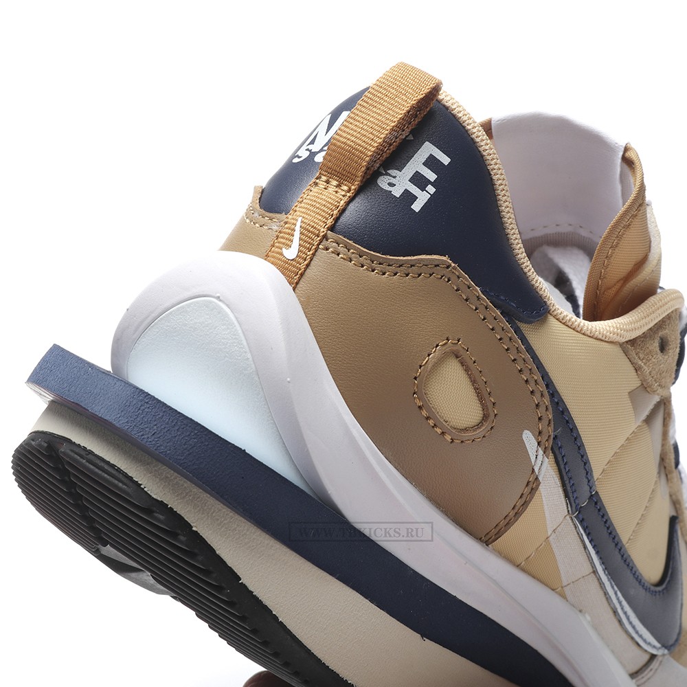 TBkicks Nike Vaporwaffle sacai Sesame Blue Void